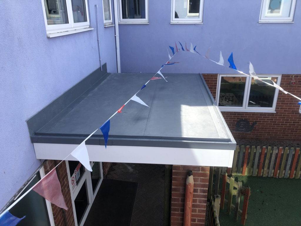 New flat roof on small extension